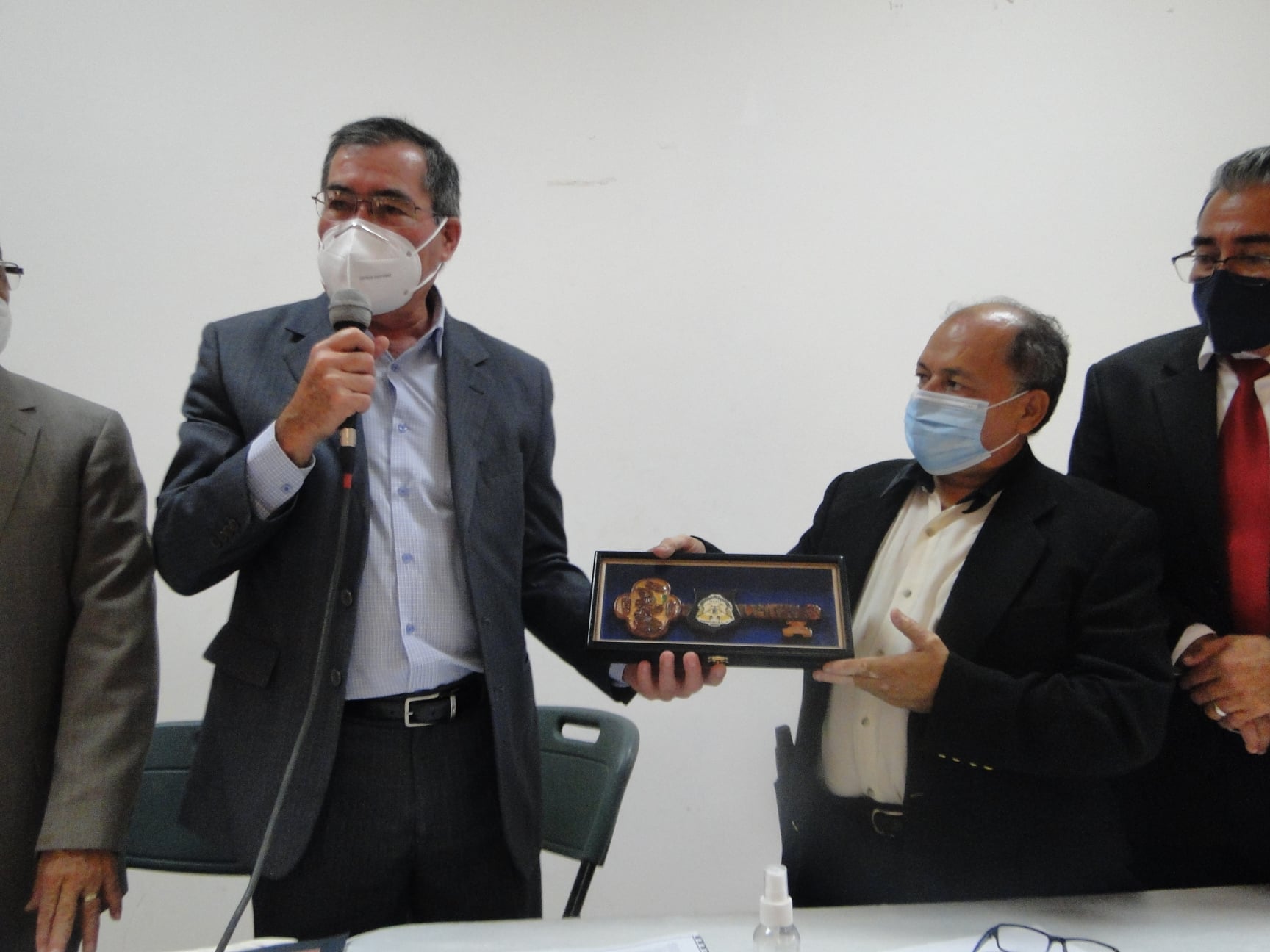 Entrega de las llaves del Municipio de Danli por el Alcalde Abog. Gustavo Mendoza