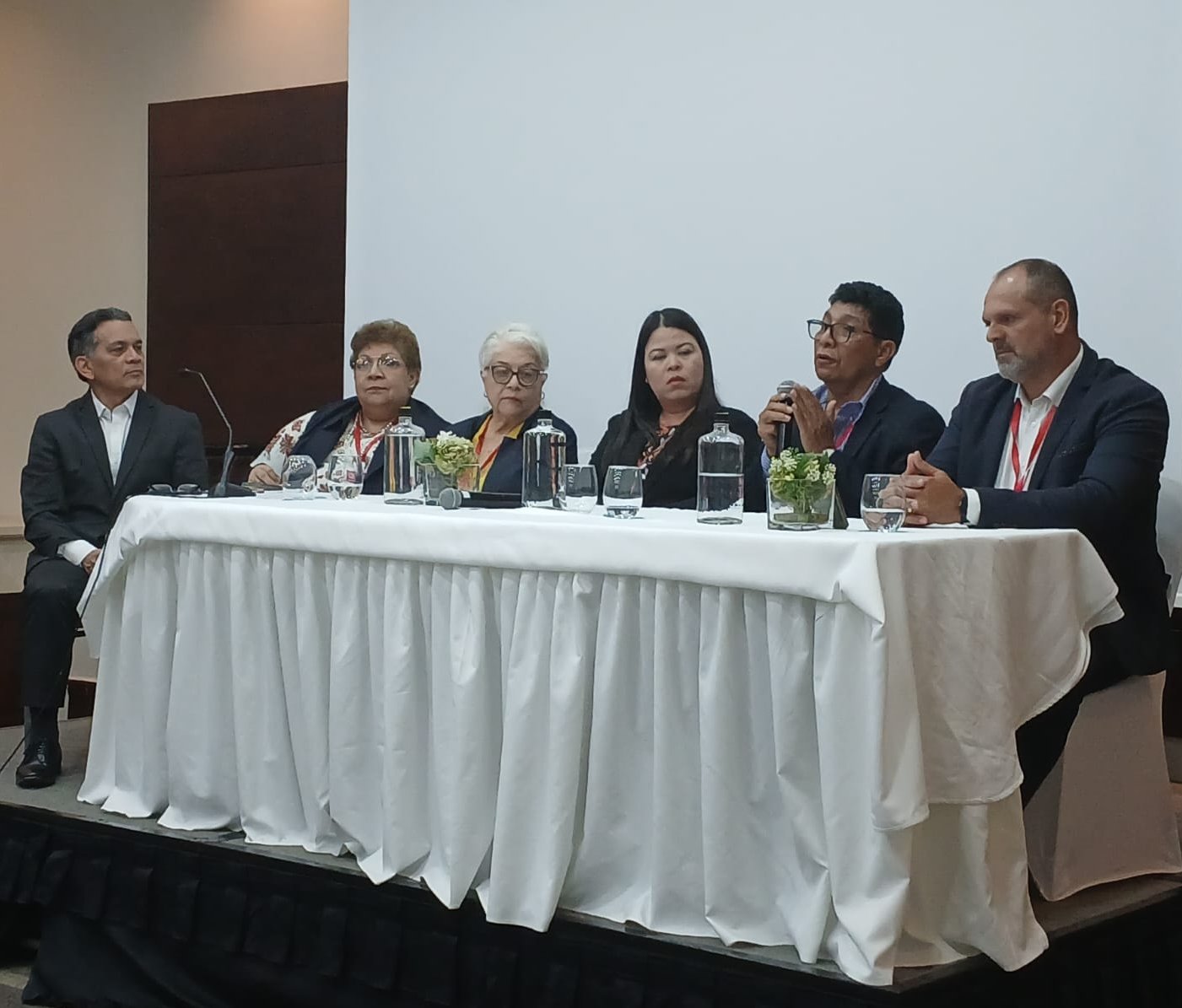 Seguimos en conferencia, AACIMH aportando un granito de arena en estas reuniones importantes para nuestras relaciones interpersonales con las demás sociedades a nivel mundial.